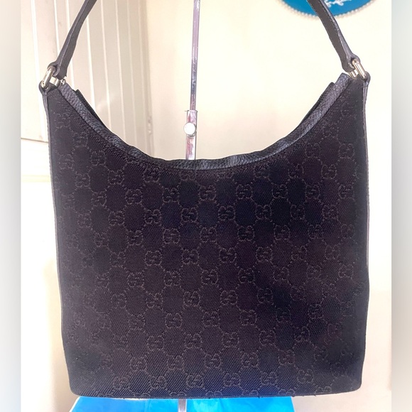 Gucci Handbags - Gucci Vintage Shoulder Bag